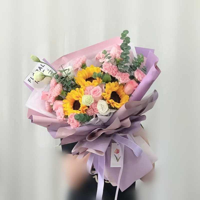 灿烂如春——13支精品粉色康乃馨+玫瑰+向日葵混搭